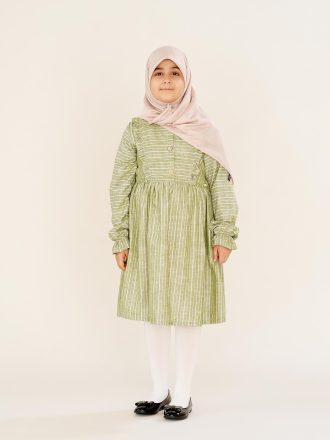 پیراهن دخترانه آستین بلند بدون یقه سه تمام دکمه زمینه سبز کد PB12097